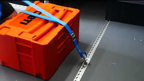 Boden und Seitenwandverkleidung