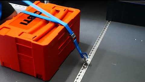 Boden und Seitenwandverkleidung